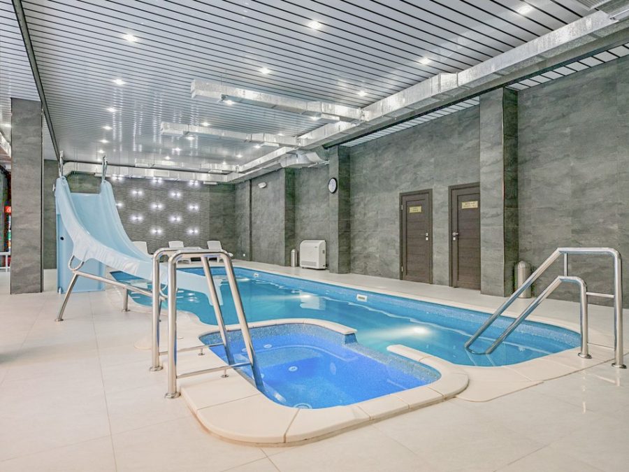 Бассейн в санатории Славяновский Исток в городе Железноводске - фотография