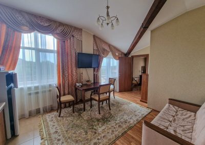 Номер Делюкс в санатории Славяновский Исток в городе Железноводске - фотография