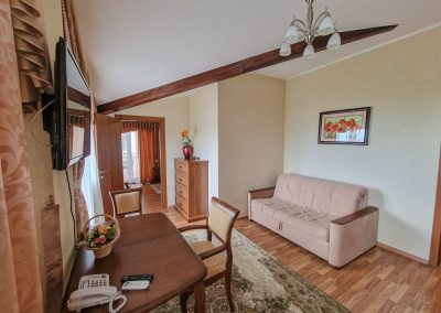 Номер Делюкс в санатории Славяновский Исток в городе Железноводске - фотография