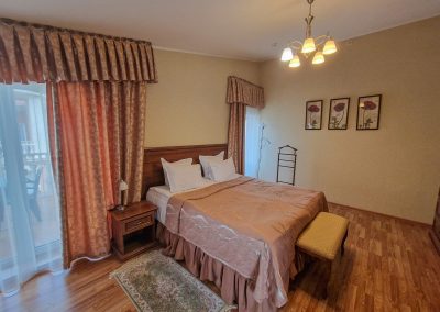 Номер Делюкс в санатории Славяновский Исток в городе Железноводске - фотография