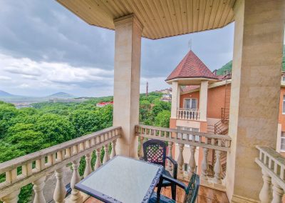 Номер Делюкс в санатории Славяновский Исток в городе Железноводске - фотография