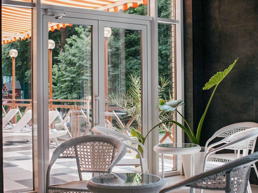 Холл в санатории Славяновский Исток в городе Железноводске - фотография