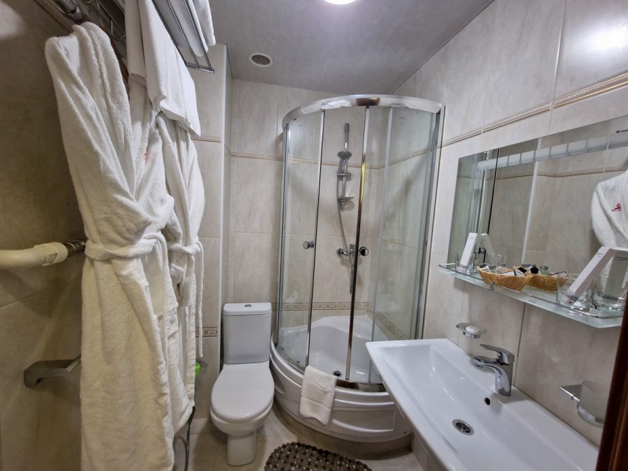 Двухместный номер стандарт в санатории Славяновский Исток в городе Железноводске - фотография