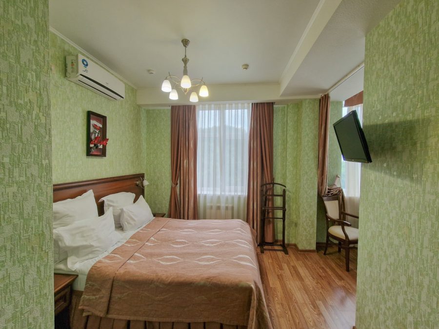 Двухместный номер стандарт в санатории Славяновский Исток в городе Железноводске - фотография