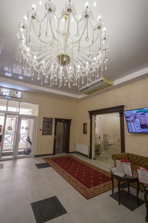 Холл в санатории Славяновский Исток в городе Железноводске - фотография