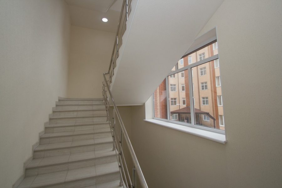 Лестница в санатории Славяновский Исток в городе Железноводске - фотография