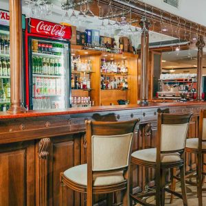 Лобби бар в санатории Славяновский Исток в городе Железноводске - фотография