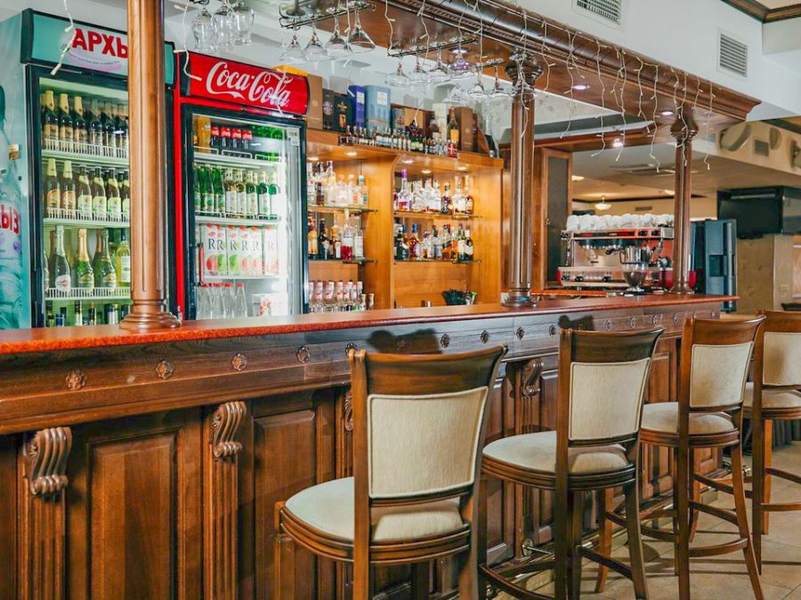 Лобби бар в санатории Славяновский Исток в городе Железноводске - фотография