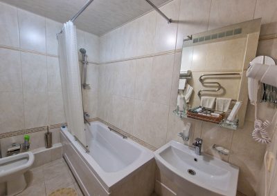 Номер Люкс в санатории Славяновский Исток в городе Железноводске - фотография