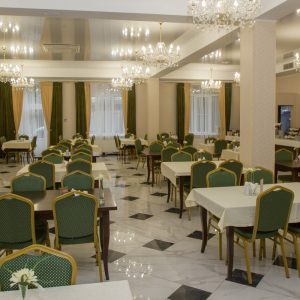 Обеденный зал в санатории Славяновский Исток в городе Железноводске - фотография