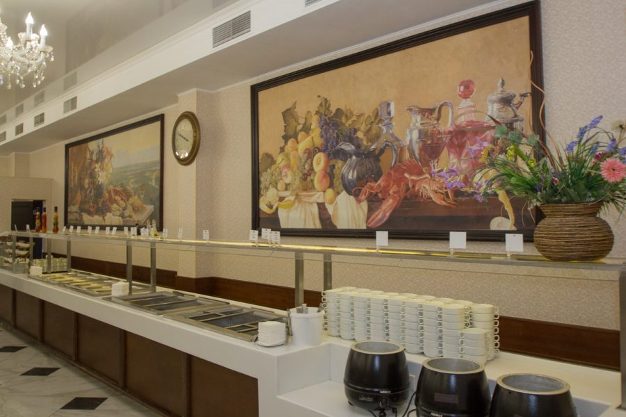 Обеденный зал в санатории Славяновский Исток в городе Железноводске - фотография