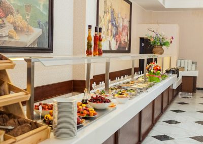 Обеденный зал в санатории Славяновский Исток в городе Железноводске - фотография