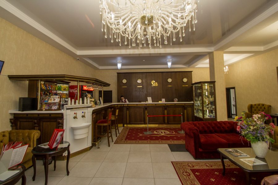 Ресепшн в санатории Славяновский Исток в городе Железноводске - фотография