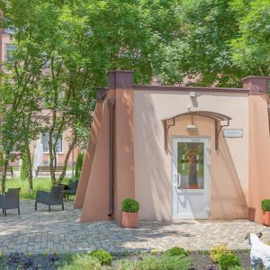 Территория санатория Славяновский Исток в городе Железноводске - фотография