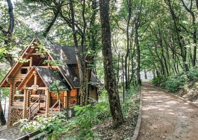 Территория санатория Славяновский Исток в городе Железноводске - фотография