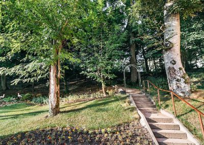 Территория санатория Славяновский Исток в городе Железноводске - фотография